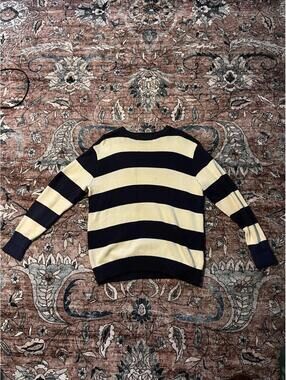 Brandy Melville Women's White and Navy Jumper